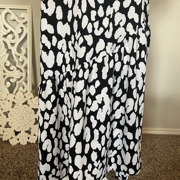 BAR lll dress Black&white maxi wrap dress! In a size small 3/4 sleeve - Picture 7 of 14